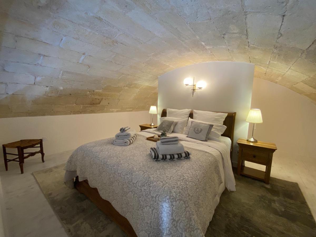 Appartement Avec Piscine Privee Dans Residence Pour 6 Personnes 위제 외부 사진