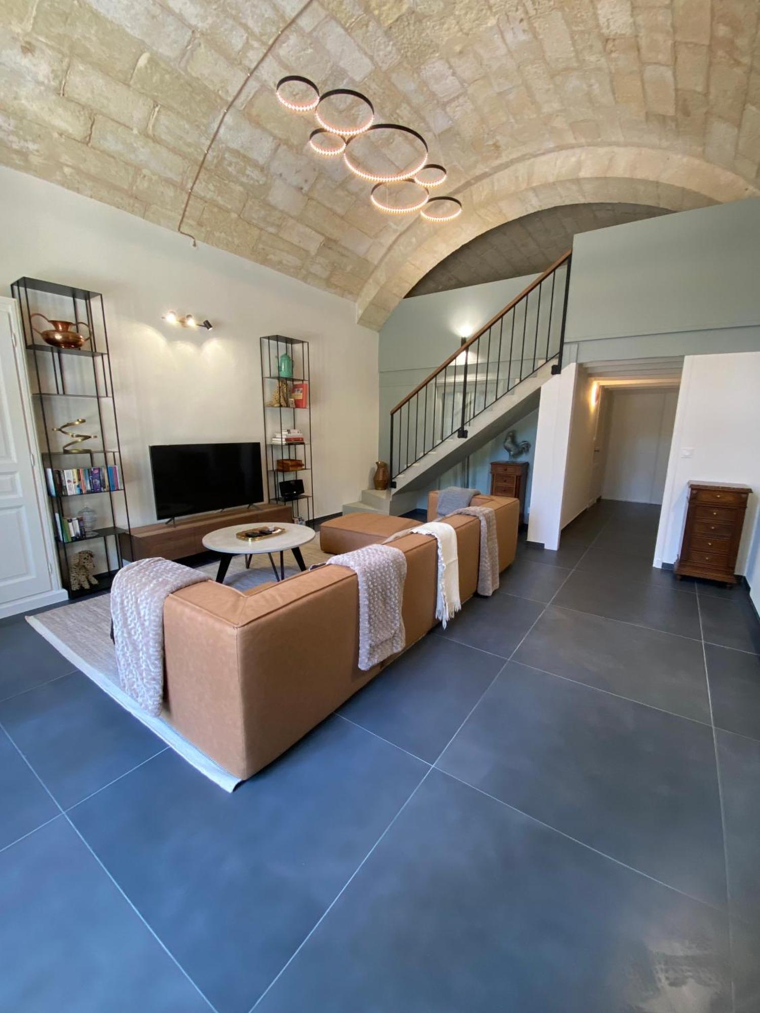 Appartement Avec Piscine Privee Dans Residence Pour 6 Personnes 위제 외부 사진