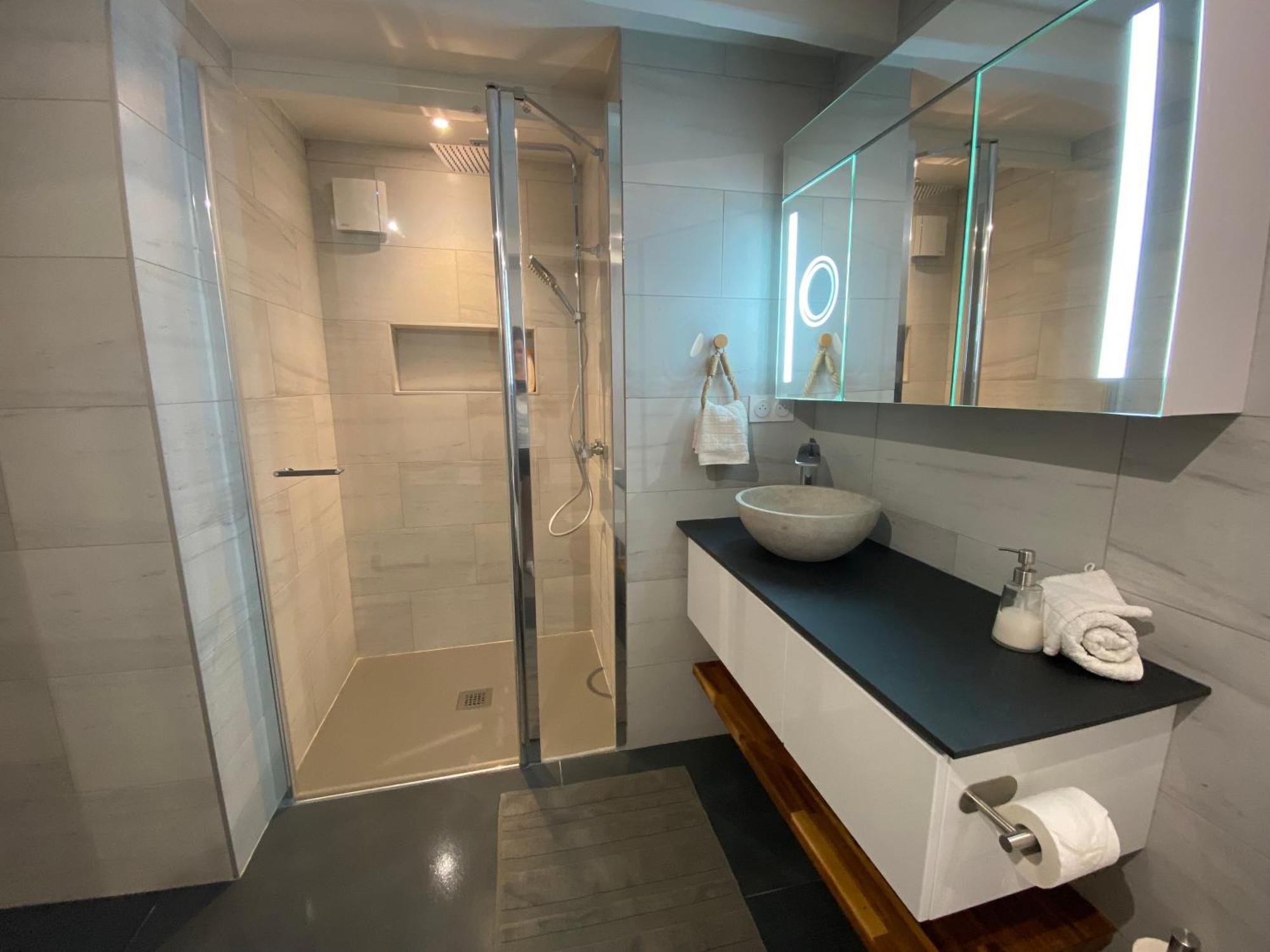 Appartement Avec Piscine Privee Dans Residence Pour 6 Personnes 위제 외부 사진