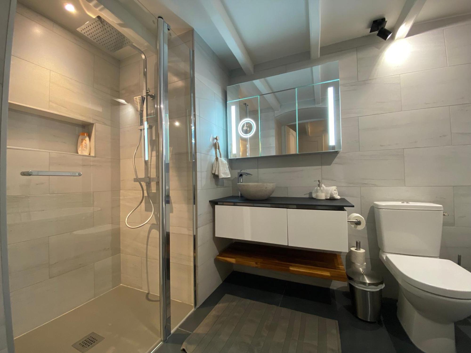 Appartement Avec Piscine Privee Dans Residence Pour 6 Personnes 위제 외부 사진