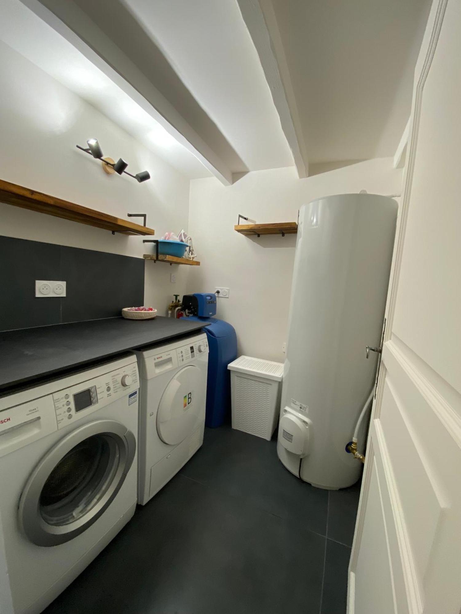 Appartement Avec Piscine Privee Dans Residence Pour 6 Personnes 위제 외부 사진