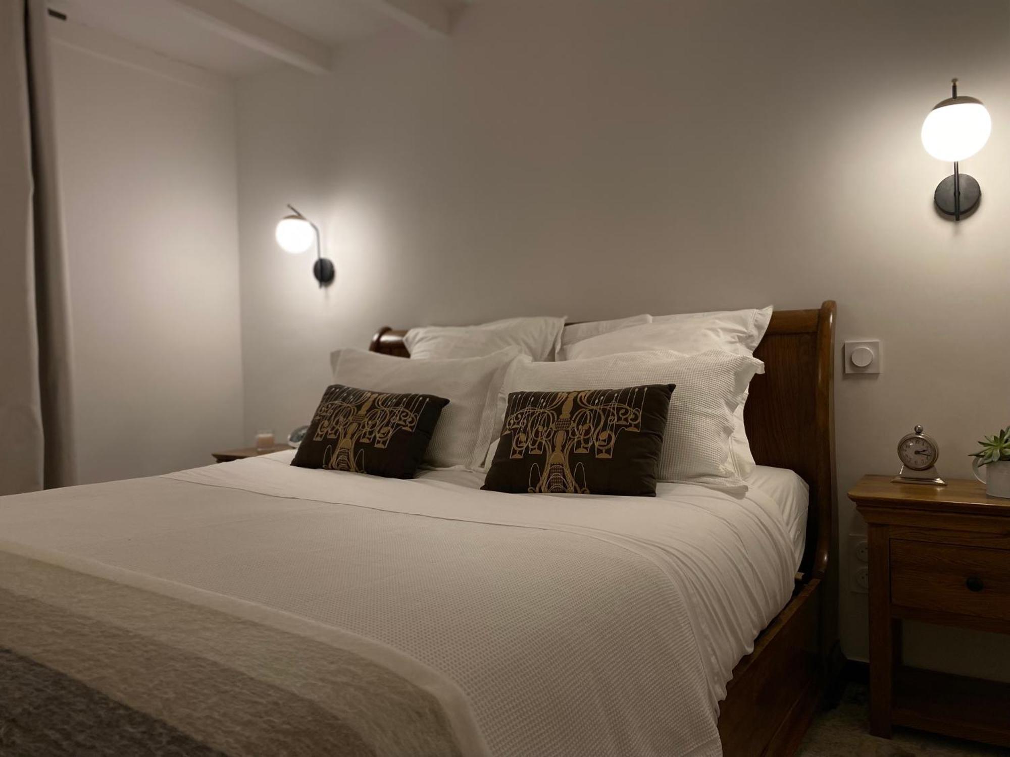 Appartement Avec Piscine Privee Dans Residence Pour 6 Personnes 위제 외부 사진