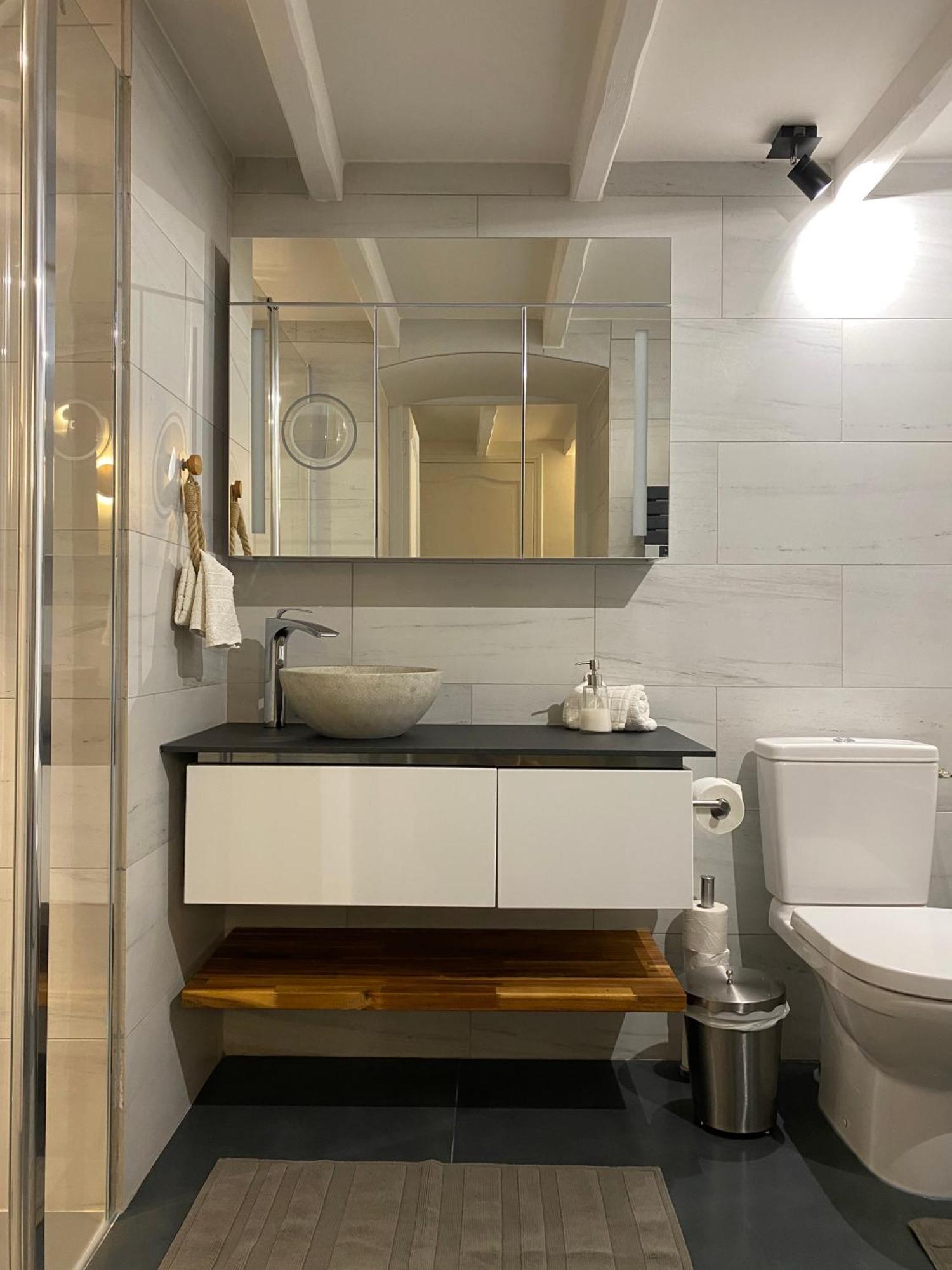 Appartement Avec Piscine Privee Dans Residence Pour 6 Personnes 위제 외부 사진