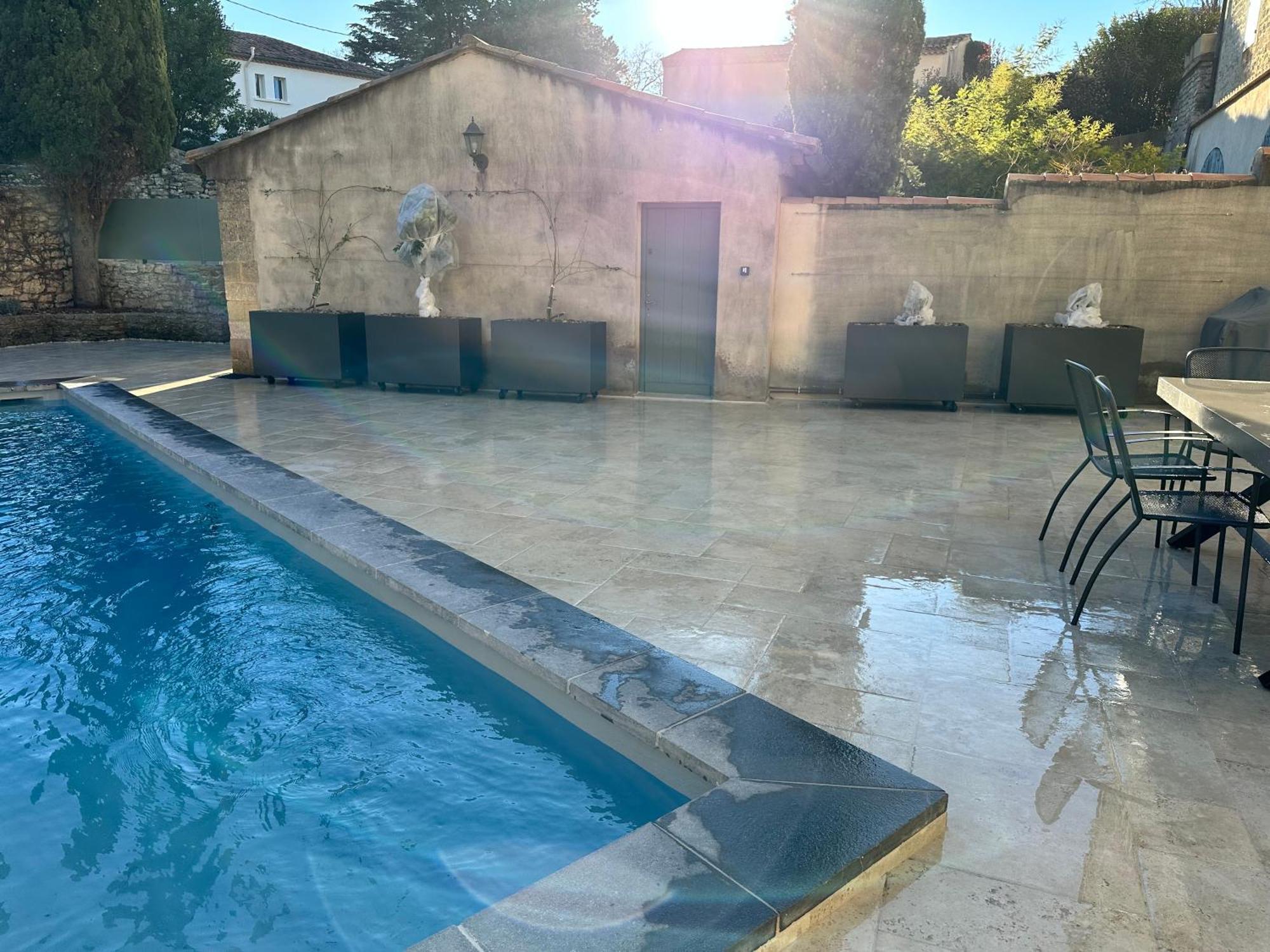 Appartement Avec Piscine Privee Dans Residence Pour 6 Personnes 위제 외부 사진