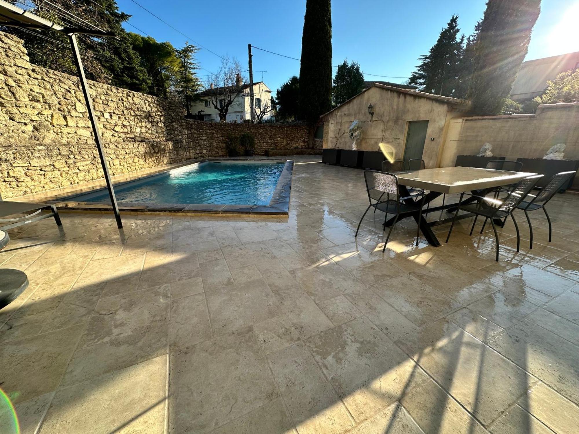 Appartement Avec Piscine Privee Dans Residence Pour 6 Personnes 위제 외부 사진